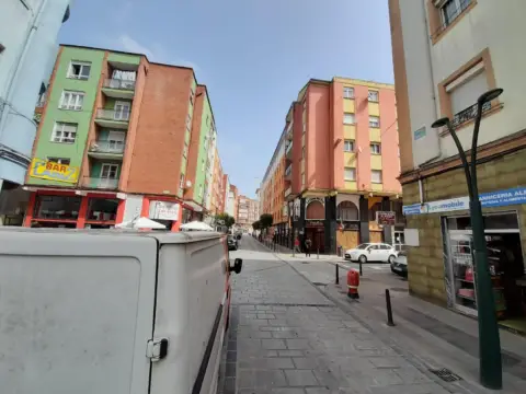 Piso en calle de Juan XXIII, 13